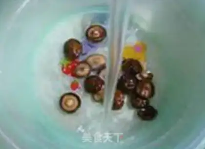 Make Money mushrooms, pig hoof soup step 4