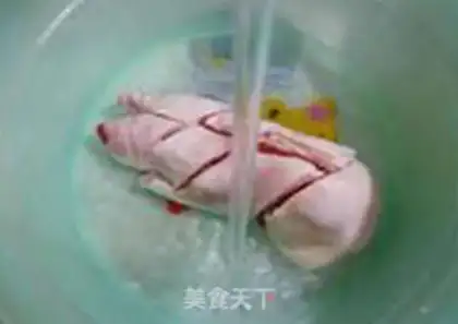 Make Money mushrooms, pig hoof soup step 6