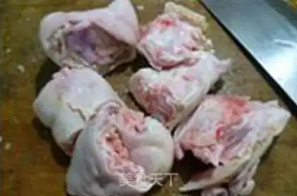Make Money mushrooms, pig hoof soup step 7