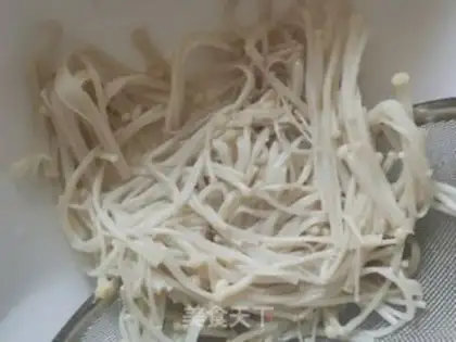 Make The golden mushroom hammer meat step 5