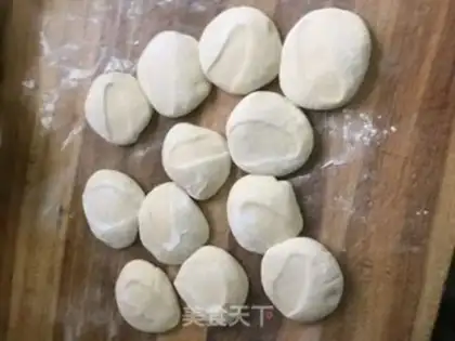 Make Eggs and buns step 5