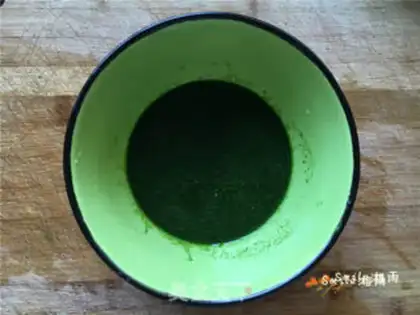 Make Homemade emerald noodles step 2