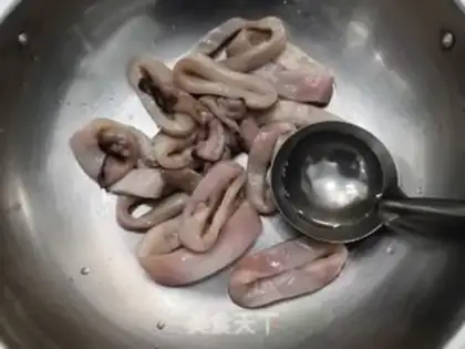 Make Onion squid rings step 5