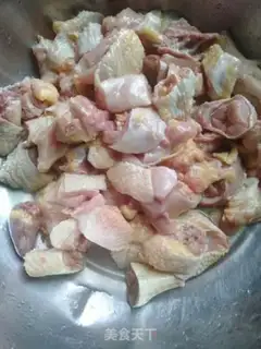 Make A soup pot with chicken step 1