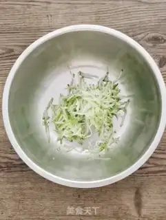 Make A cucumber mix fan step 1