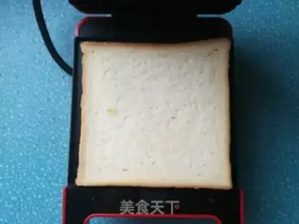 Make Tomato egg cheese sandwich step 5