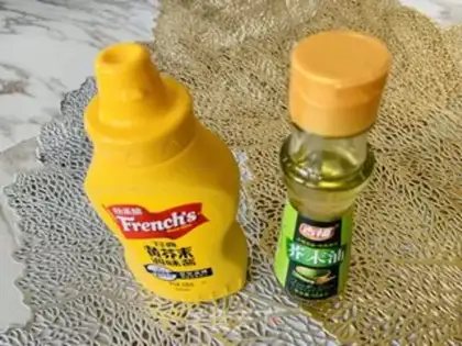 Make Home version mustard duck palm step 5