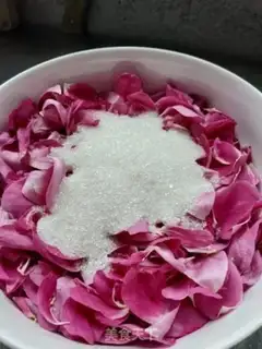 Make Rose beans step 2