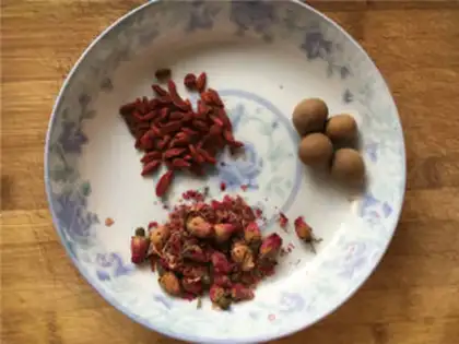 Make Rose tea step 0