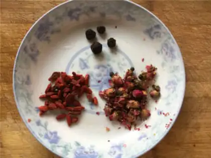 Make Rose tea step 1