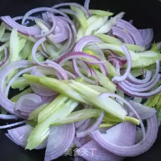 Make Celery beef rolls step 5