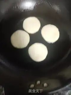 Make Red sugar pan helmet step 12