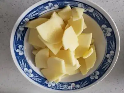 Make Five-flower potatoes step 2