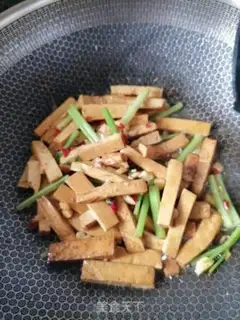 Make Celery fried dry step 5