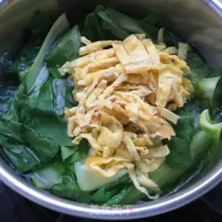 Make Eggskin soup step 7