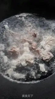 Make Tomato potato steak soup step 0