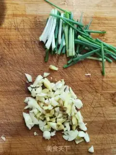 Make Garlic bean larvae step 2