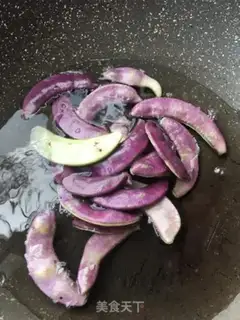 Make Pretzels with sweet shrimp step 1