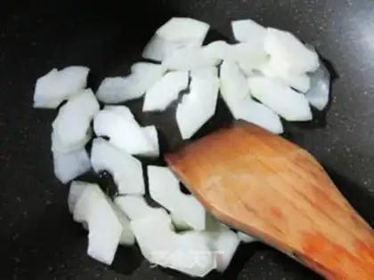 Make Butterflies with shrimp skin step 1