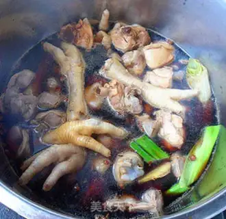 Make A halogened chicken claw step 5
