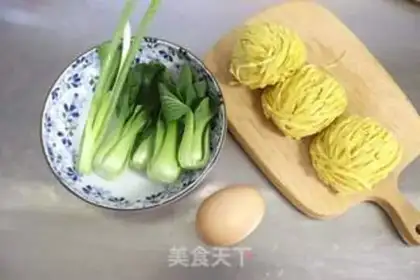Make Eggs and soy noodles step 0