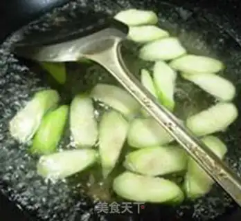 Make Shrimp melon soup step 4