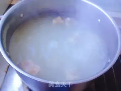 Make walnut corn ribs soup step 1