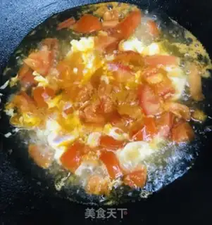 Make Tomato egg soup step 4
