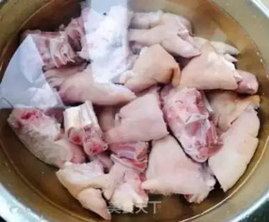 Make Sea-carrot pig hoof soup step 0