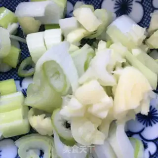 Make Poonmelon seameal soup step 2