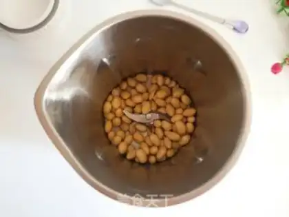 Make walnut soy step 2
