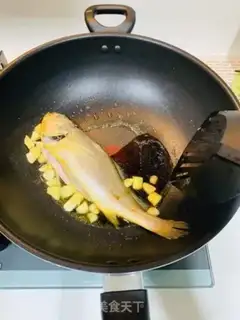 Make Red-burned yellow fish step 3