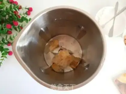 Make Peanut silver spoon step 2