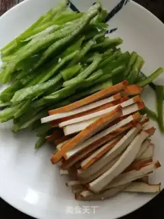 Make The soy-dry peppers step 0