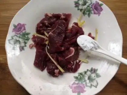 Make Beef Zoe orchid step 7