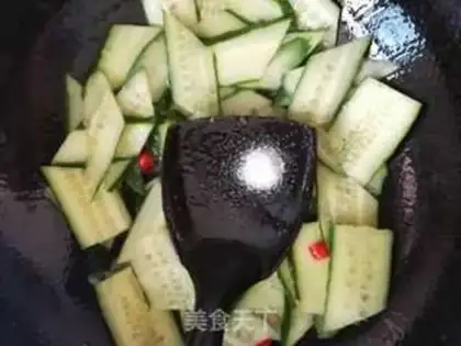 Make Pelican cucumber step 3