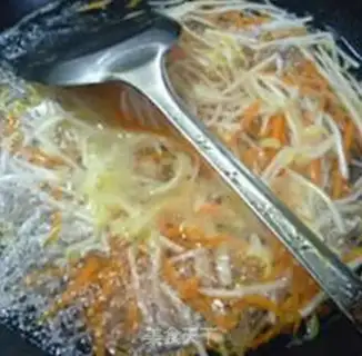Make The green bean sprouts with yellow flower step 3