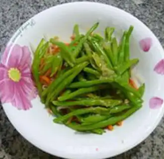 Make The green bean sprouts with yellow flower step 7