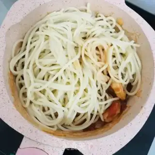 Make Tomato shrimp pasta step 7
