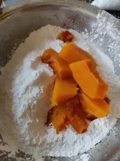 Make Coconut pumpkin pie step 1