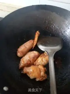 Make Red chicken wings, potatoes step 4