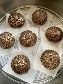 Make Simulating mushrooms step 10