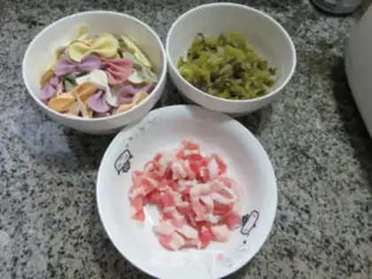Make Five bouquets and butterflies step 0