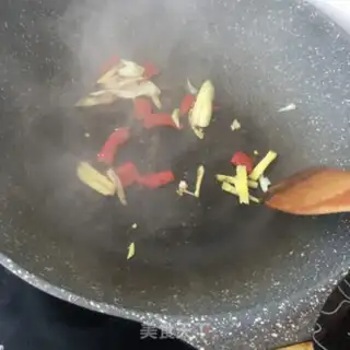 Make Pyramids and crabs step 8