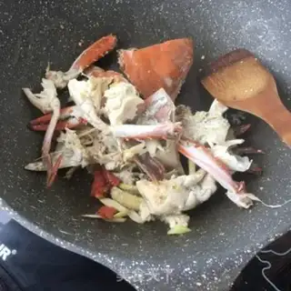 Make Pyramids and crabs step 9