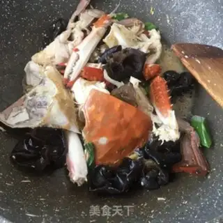 Make Pyramids and crabs step 11