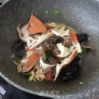 Make Pyramids and crabs step 12