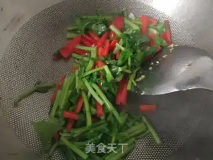 Make Celery pepper fried eggs step 3
