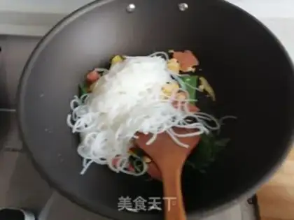 Make Ham sausage and rice powder step 6