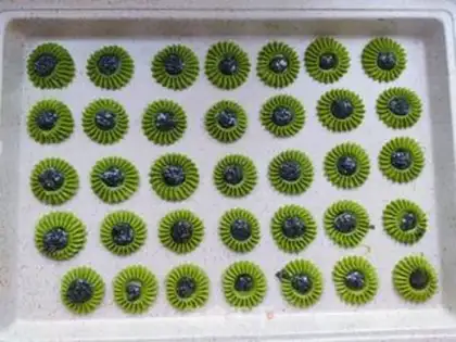 Make Shield cookies step 12